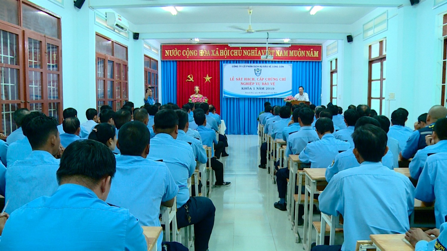 226 bảo vệ, học viên khóa 1 do công ty CPDV bảo vệ Long Sơn đào tạo tham gia kỳ sát hạch